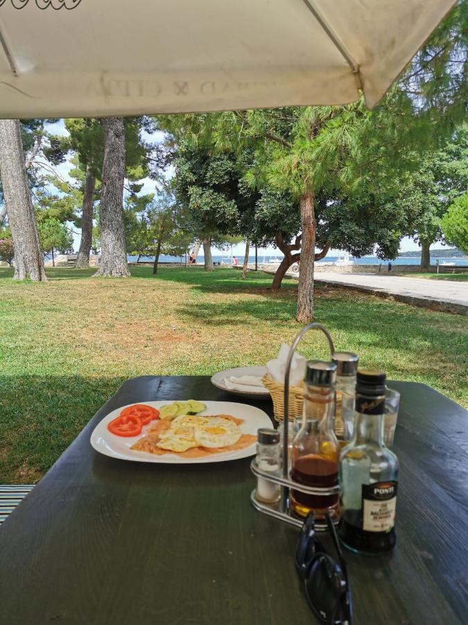 Lara Deluxe Superior 5 Star Apartment, Your Piece Of Heaven By The Sea & Park Novigrad Istria Exteriör bild