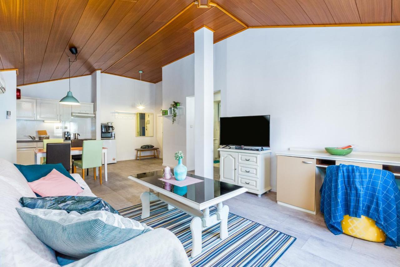 Lara Deluxe Superior 5 Star Apartment, Your Piece Of Heaven By The Sea & Park Novigrad Istria Exteriör bild