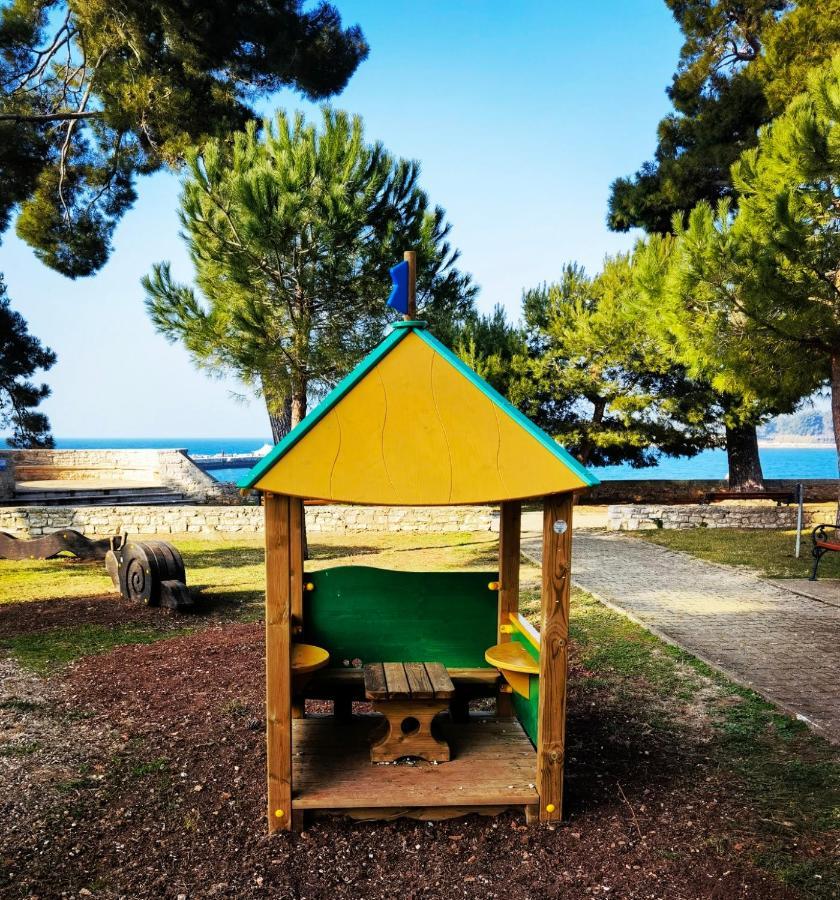 Lara Deluxe Superior 5 Star Apartment, Your Piece Of Heaven By The Sea & Park Novigrad Istria Exteriör bild